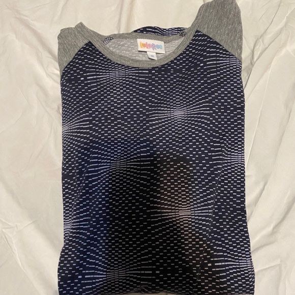 LuLaRoe Randy Top - Picture 2 of 4